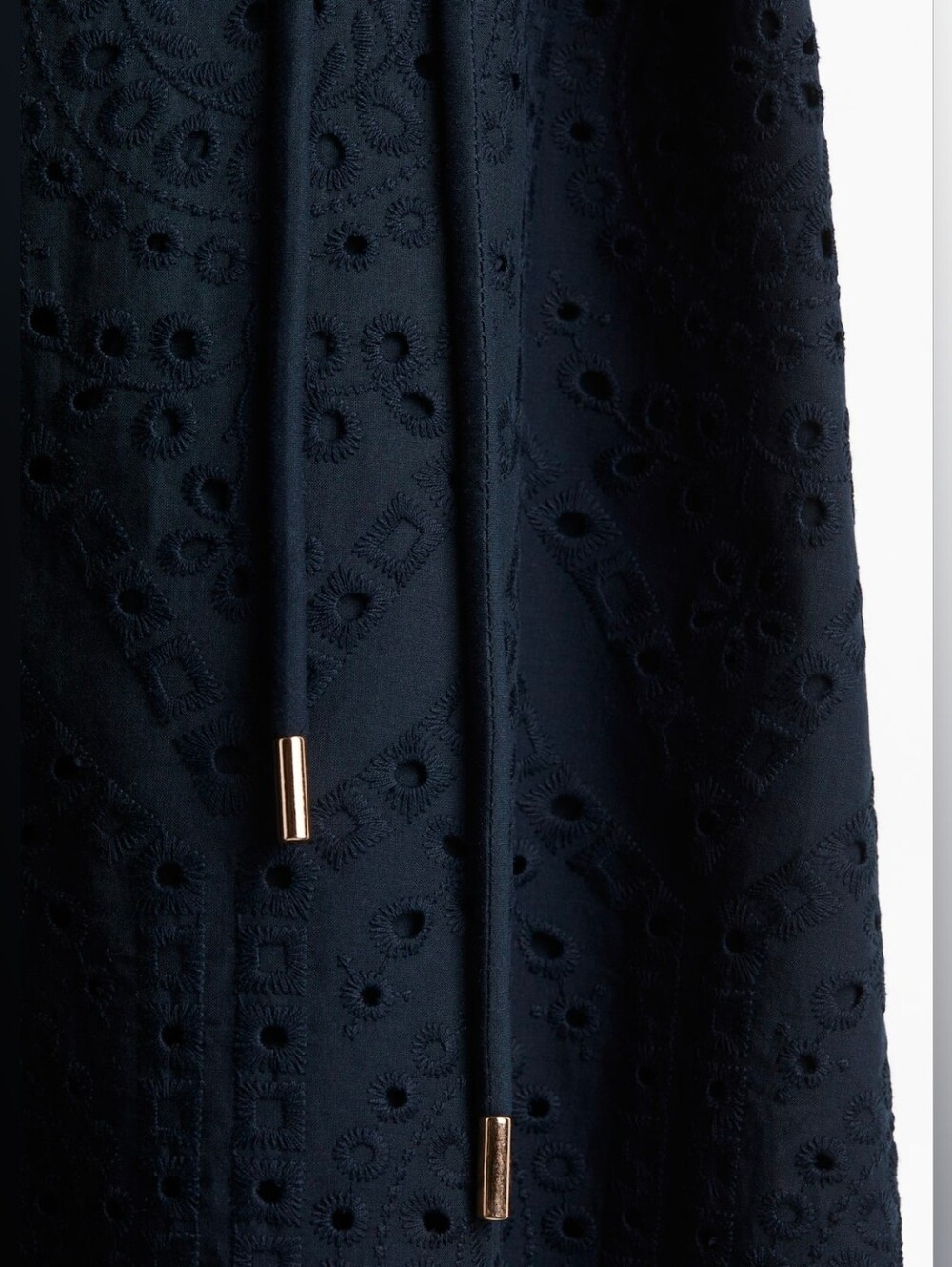 NWT H&M Navy Eyelet Embroidered Shirt Dress with Tie Waist, Size S - Picture 2 of 11